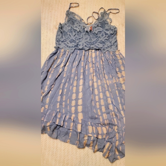 NWT Super cute lace top dress baby blue medium - Picture 1 of 2